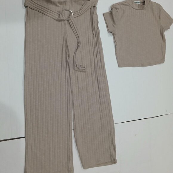 Almost Famous Women's 2 pcs set wide legs long pants & crop top size L. - Picture 11 of 11